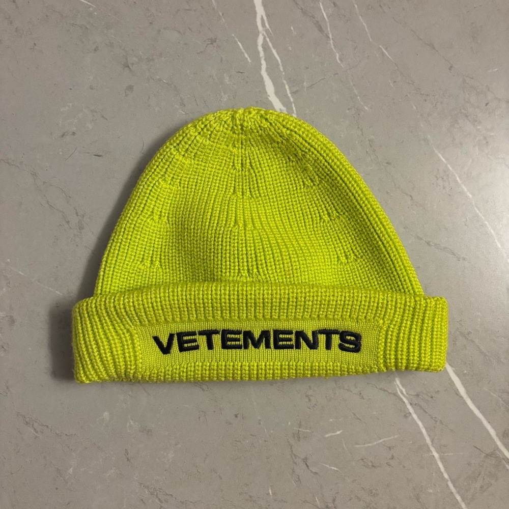 Vetements Logo Embroidered Beanie